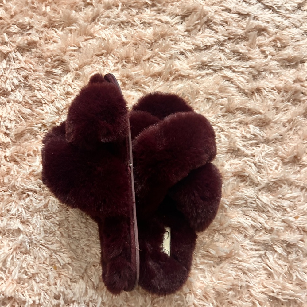 Luxurious Burgundy Fur Slippers